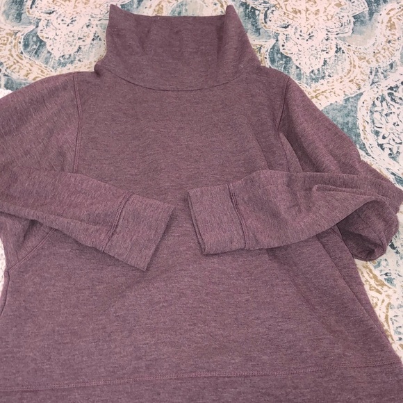 Avia medium plum color cozy athleisure sweatshirt - Picture 4 of 4